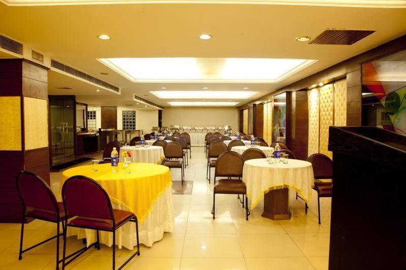 Hotel Klg International Zirakpur المظهر الخارجي الصورة