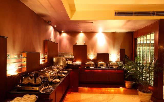 Hotel Klg International Zirakpur المظهر الخارجي الصورة