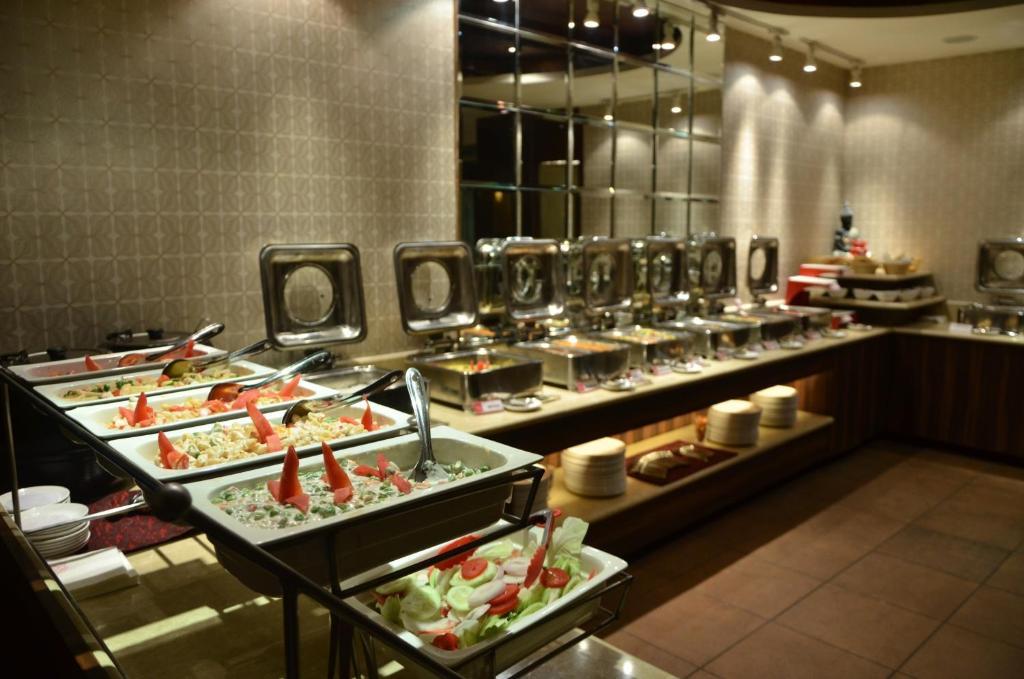 Hotel Klg International Zirakpur المظهر الخارجي الصورة