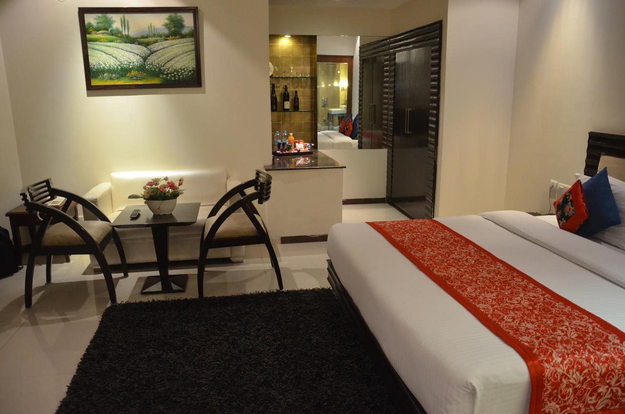 Hotel Klg International Zirakpur المظهر الخارجي الصورة