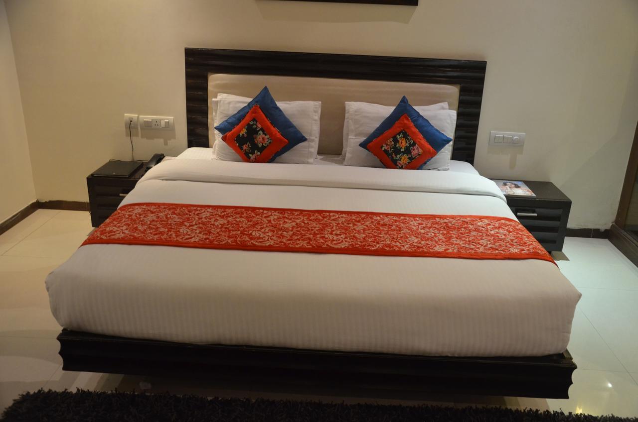 Hotel Klg International Zirakpur المظهر الخارجي الصورة